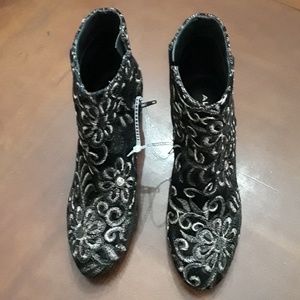 ALDO Booties 8.5